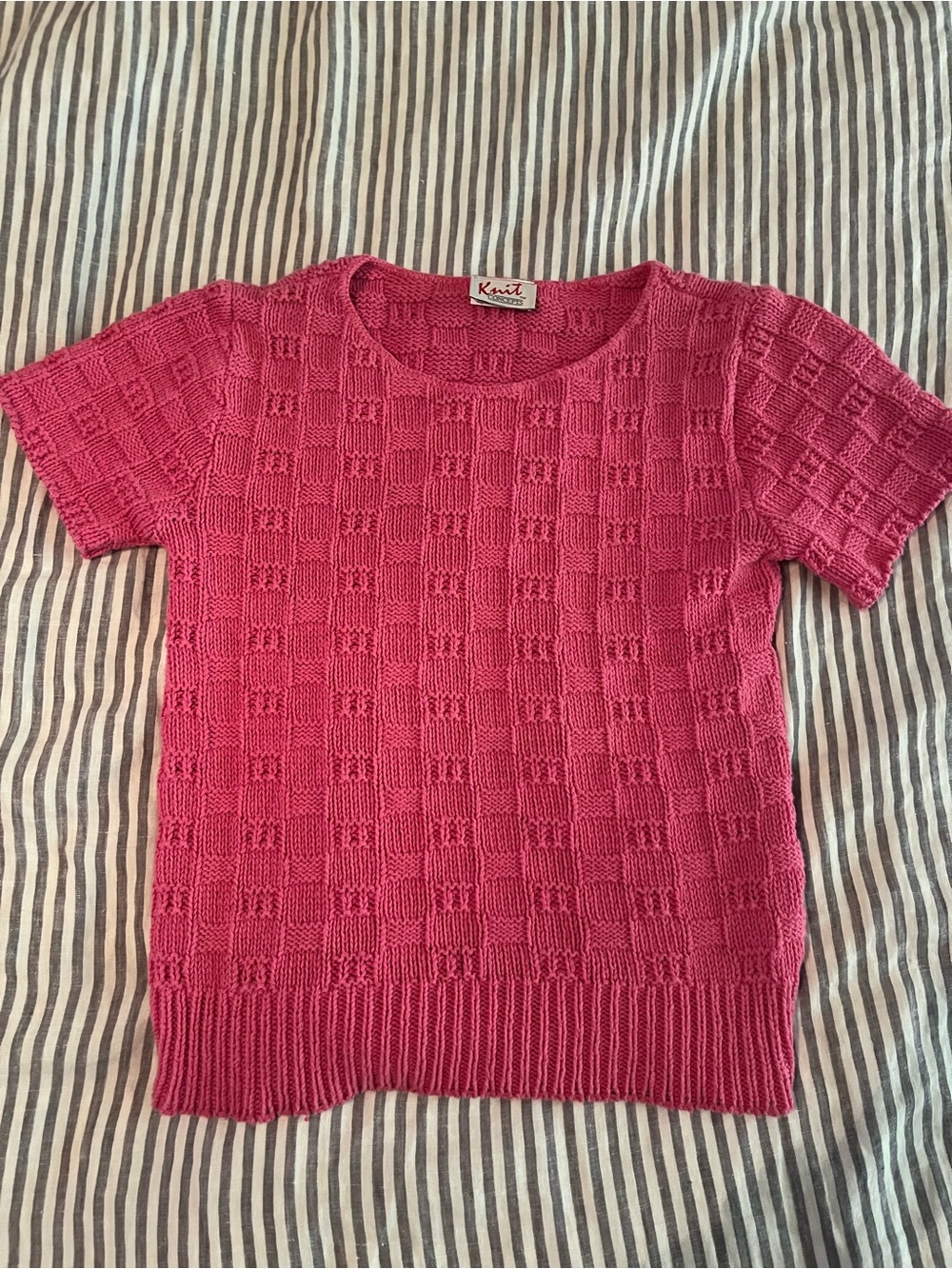 Vintage Knit Concepts Pink Short Sleeve Sweater Small